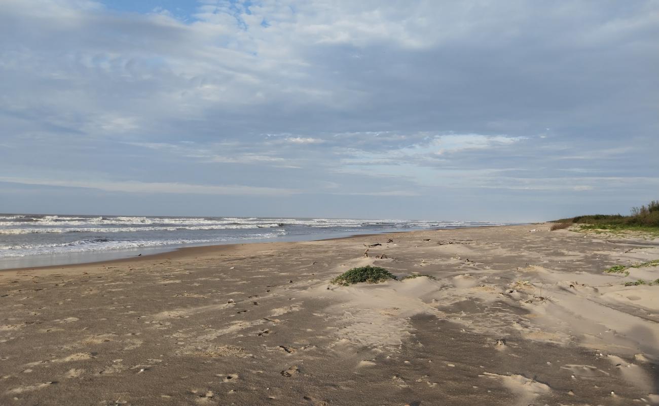 Photo de Chintalamori Beach avec sable fin et lumineux de surface