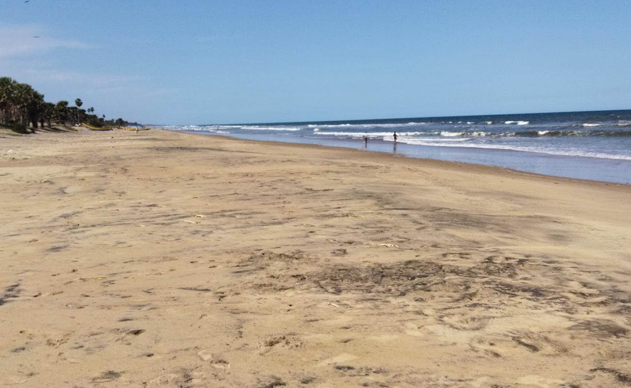 Photo de Yellayya peta Beach avec sable lumineux de surface