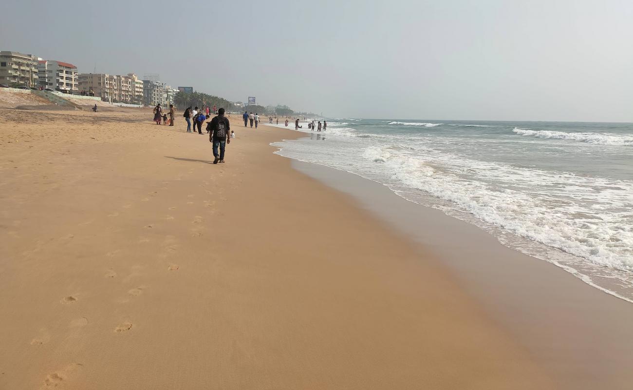Photo de RK Beach avec sable beige de surface