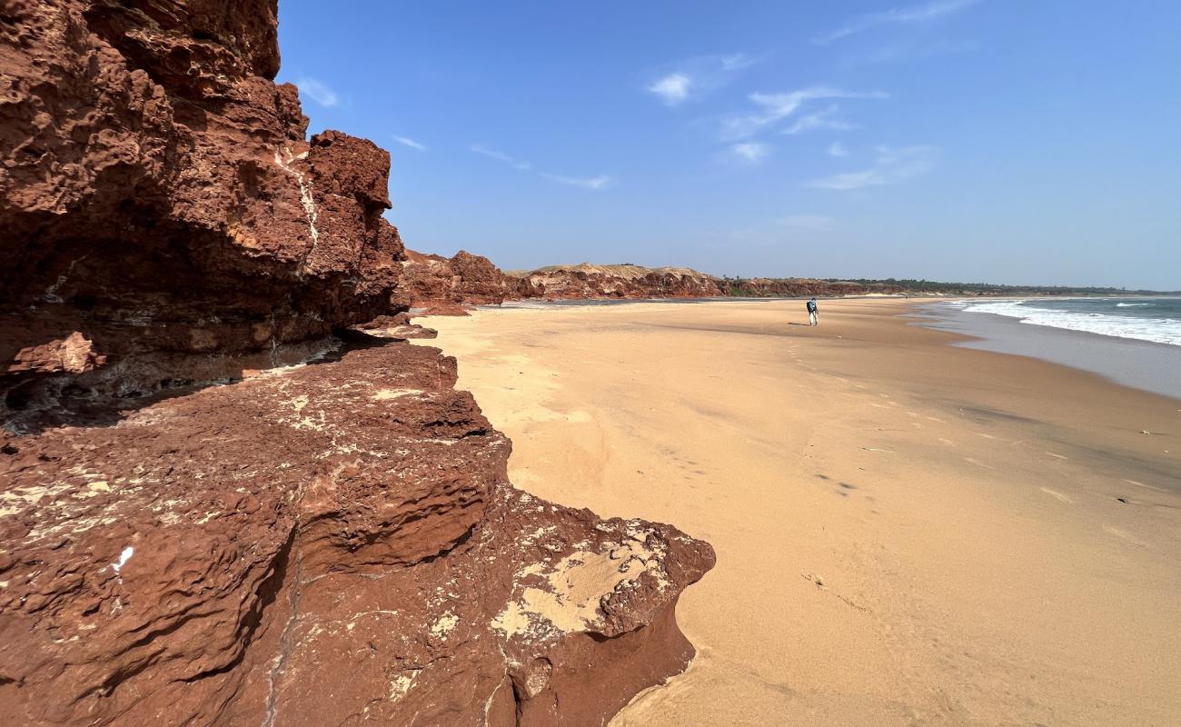 Photo de Pandavula Pancha Beach avec sable lumineux de surface