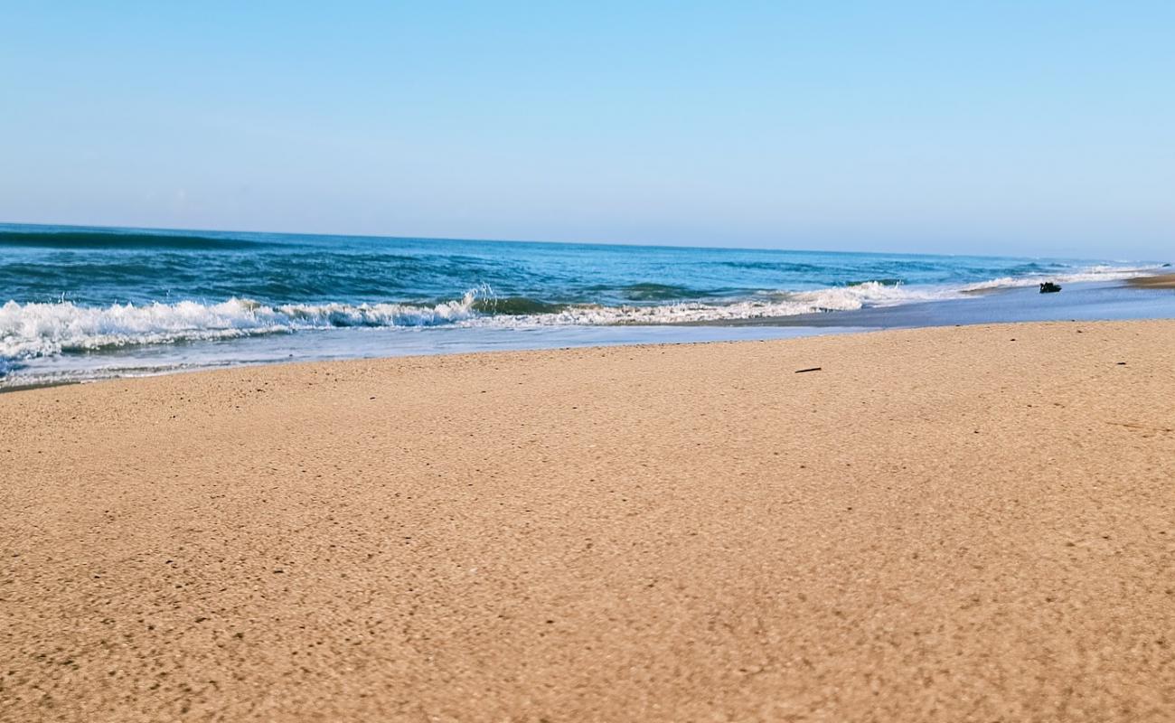 Photo de Gurayyapeta Beach avec sable lumineux de surface