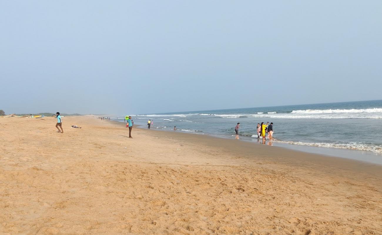 Photo de Budagatlapalem Beach avec sable lumineux de surface