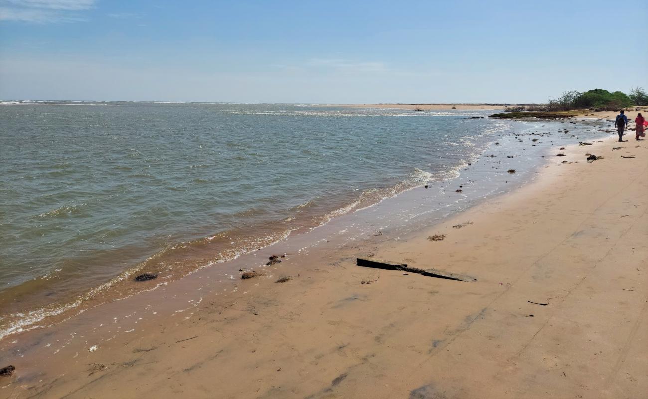 Photo de Kalingapatnam Beach avec sable lumineux de surface