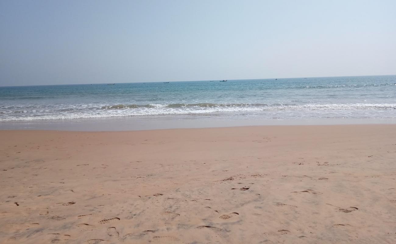 Photo de Devunaltada Beach avec sable lumineux de surface