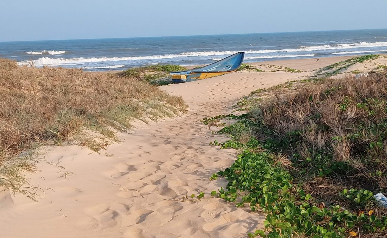 Photo de Dokulapadu Beach avec sable lumineux de surface