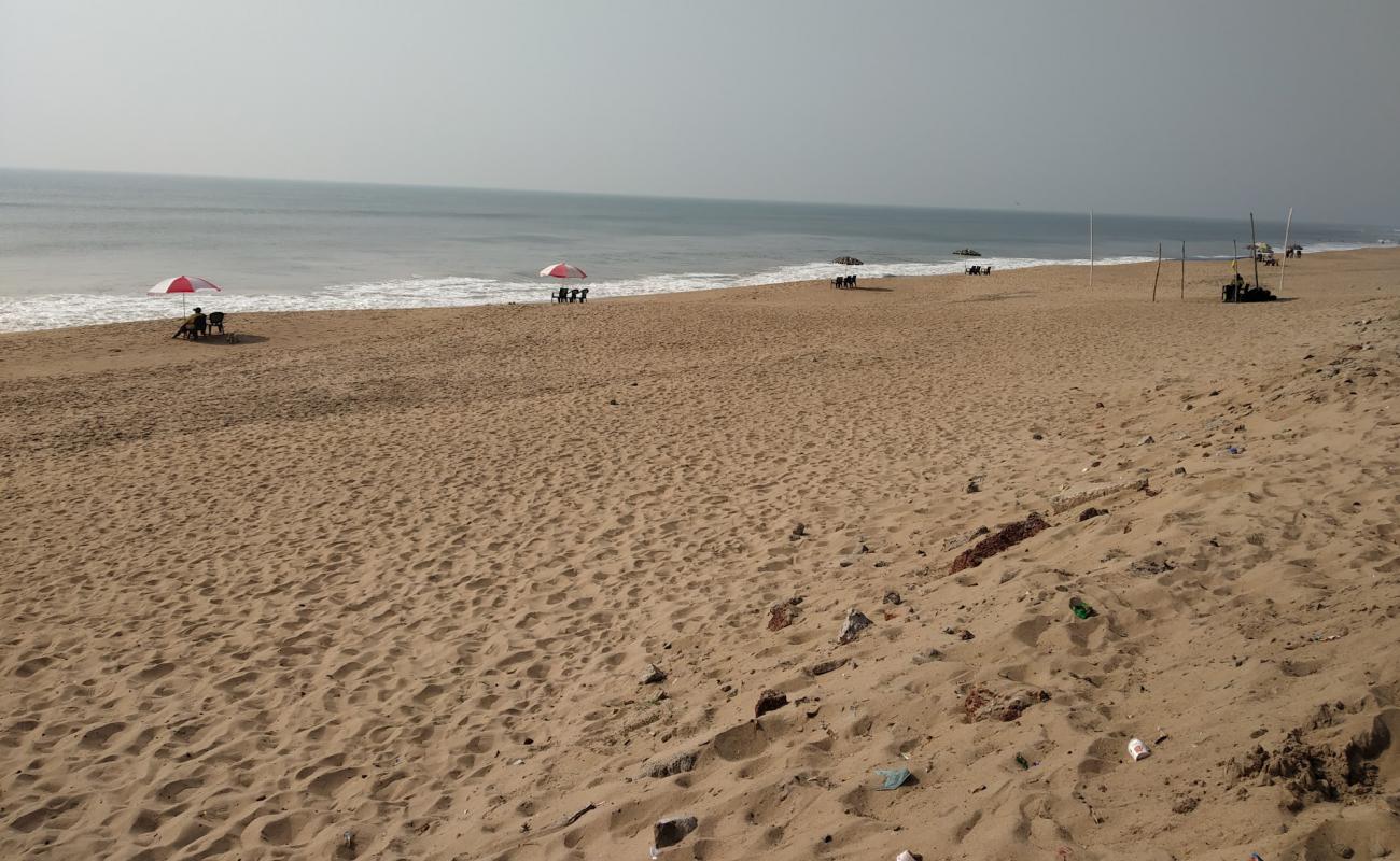 Photo de Muhana Beach avec sable lumineux de surface