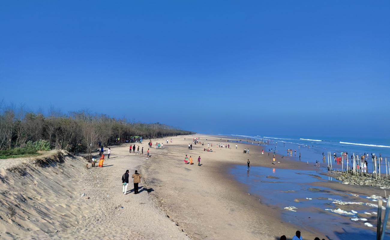 Photo de Siali Sea Beach avec sable fin et lumineux de surface