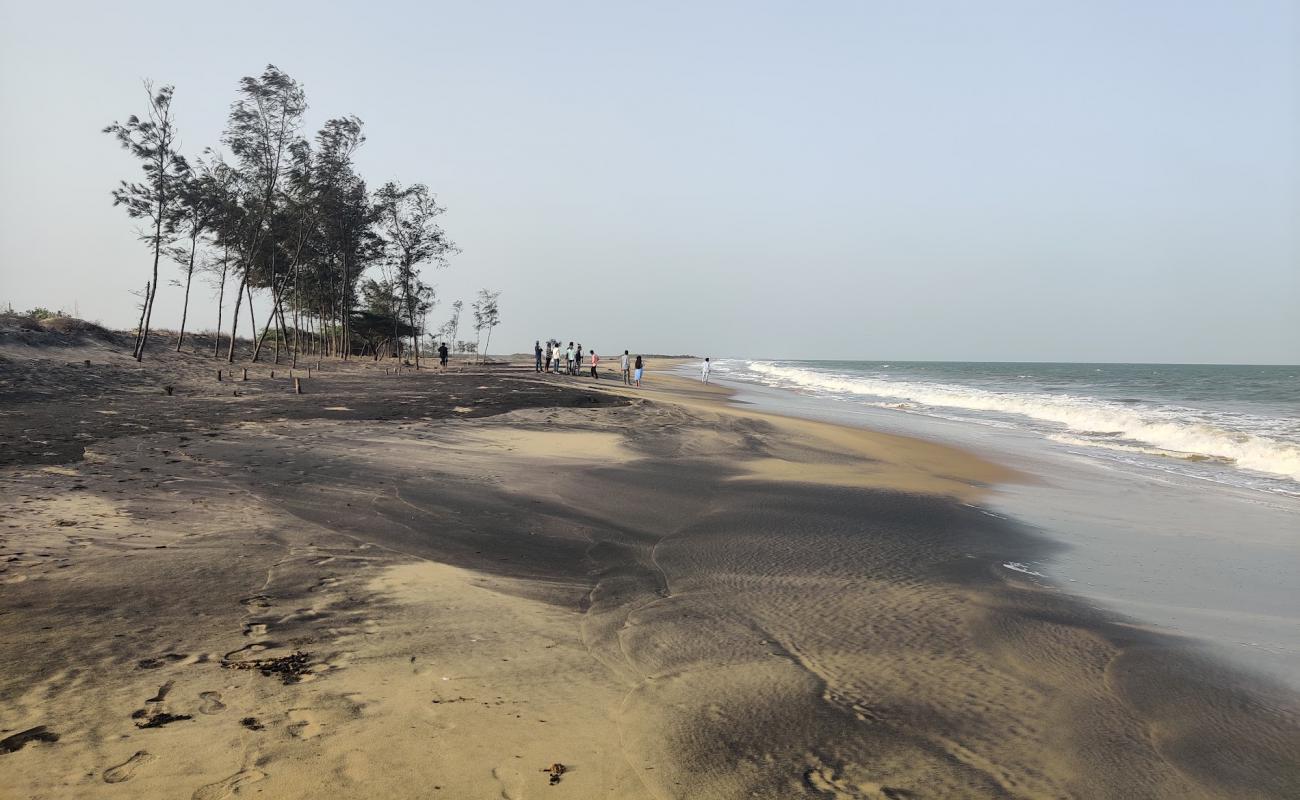 Photo de Pentha Sea Beach avec sable lumineux de surface