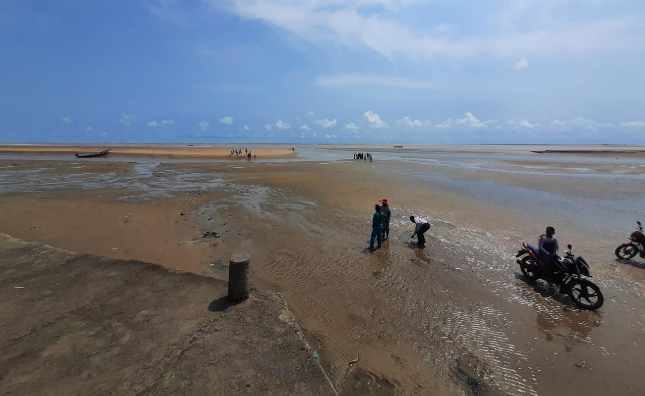 Photo de Talsari Beach avec sable lumineux de surface