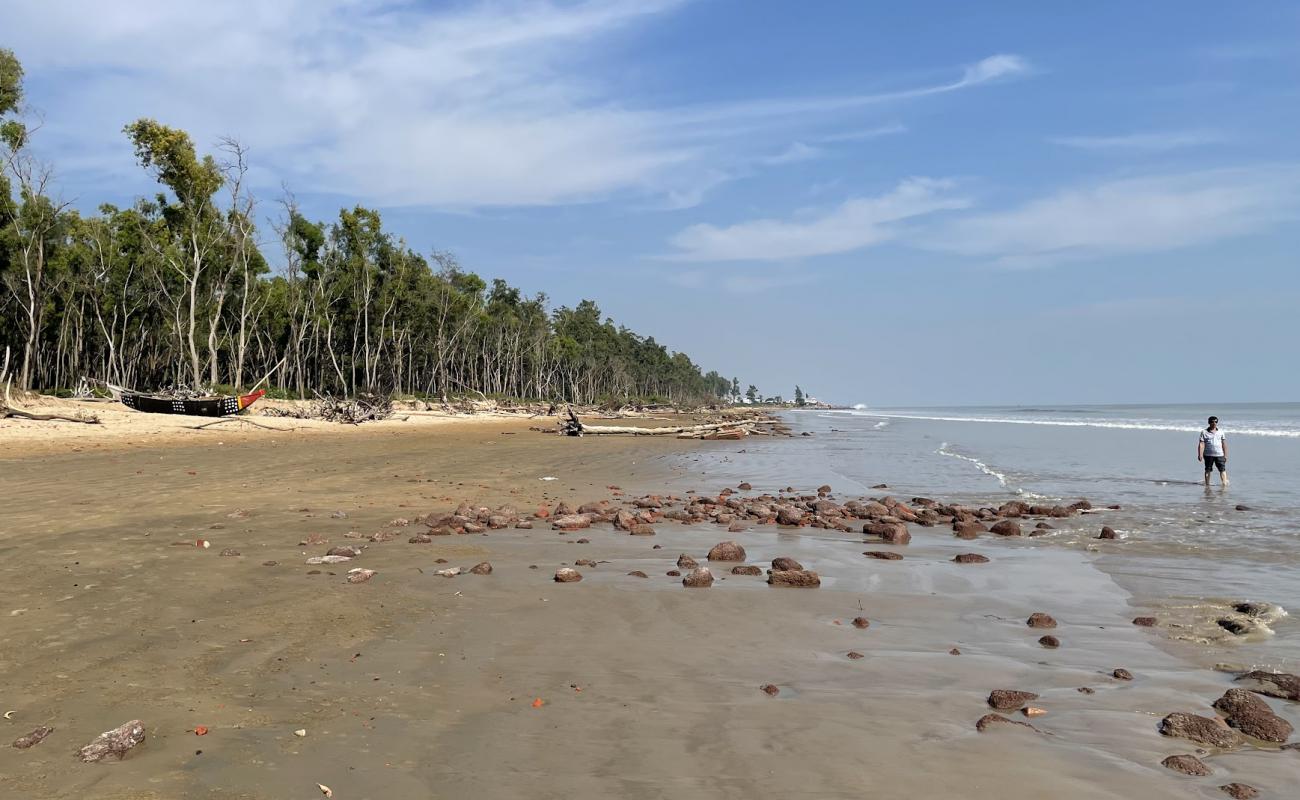 Photo de Tajpur Beach avec sable beige de surface