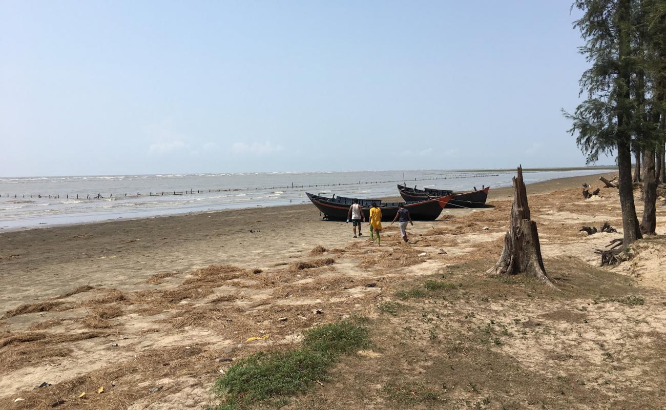 Photo de Bankiput Sea Beach avec sable beige de surface
