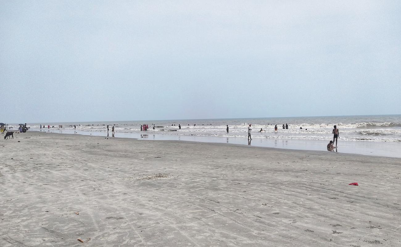 Photo de Gangasagar Mohona Sea Beach avec sable beige de surface