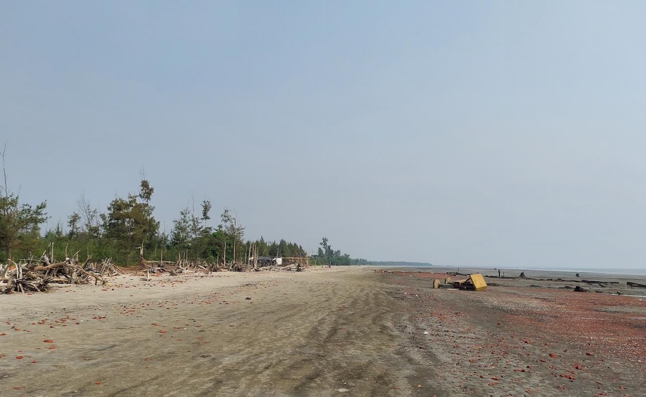 Photo de Gobardhanpur Beach avec sable lumineux de surface