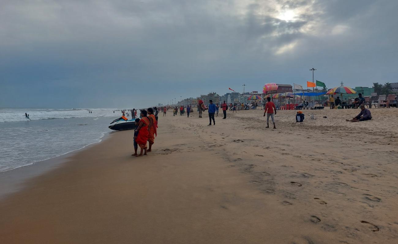 Photo de Golden Beach avec sable lumineux de surface