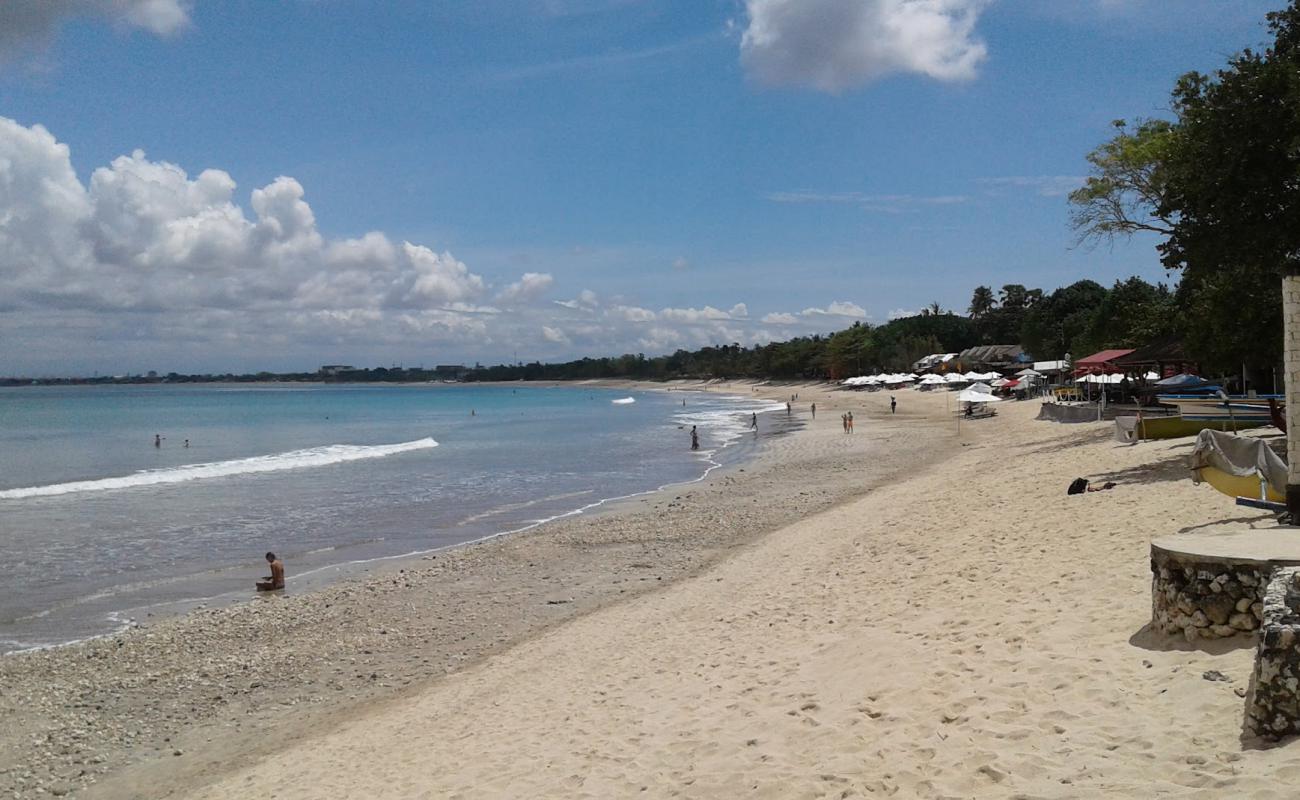 Photo de Muaya Beach avec sable beige de surface