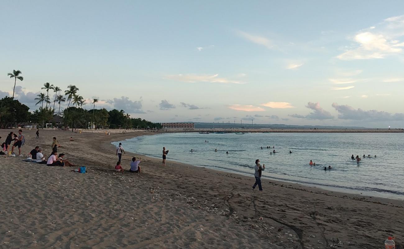 Photo de Melisan Beach avec sable gris de surface