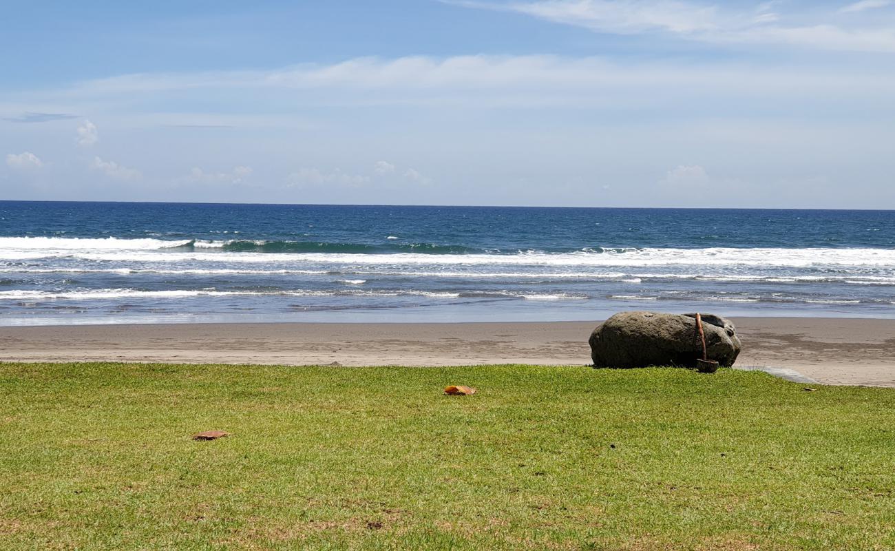 Photo de Pekutatan Beach avec sable brun de surface