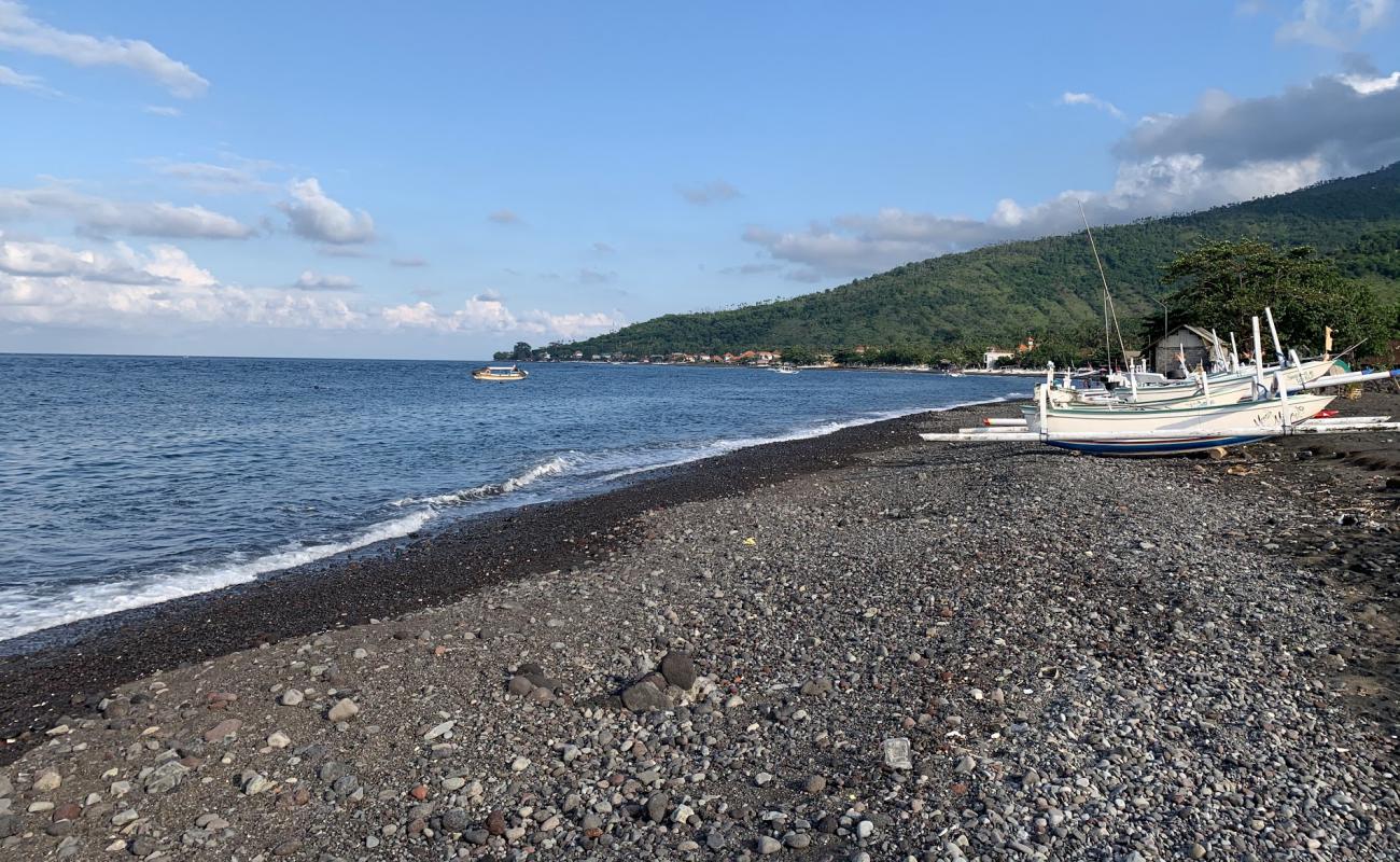 Photo de Melasti Beach Amed avec sable gris avec caillou de surface