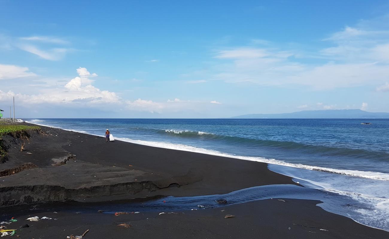 Photo de Jumpai Beach avec sable noir de surface