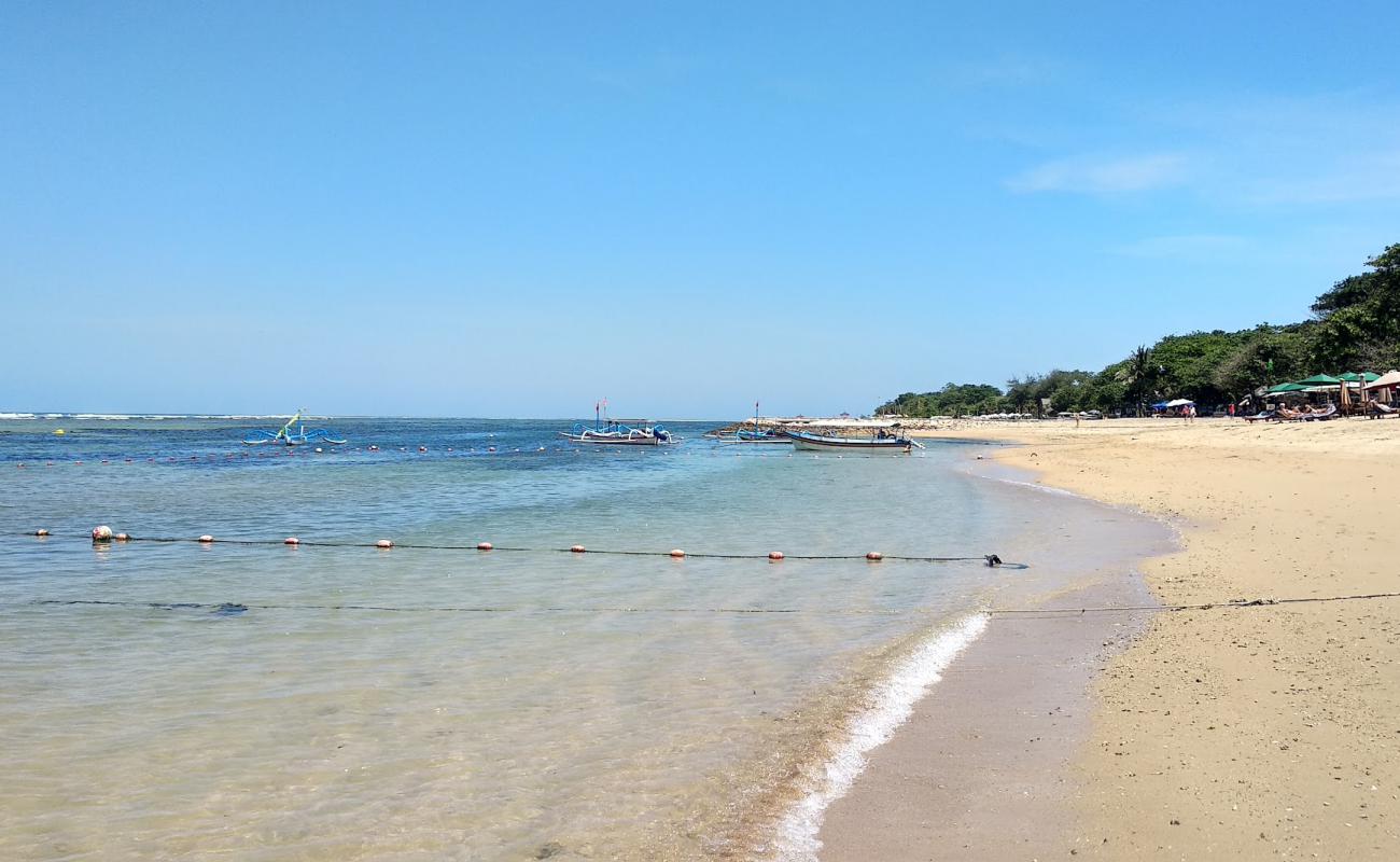 Photo de Sindhu Beach avec sable lumineux de surface