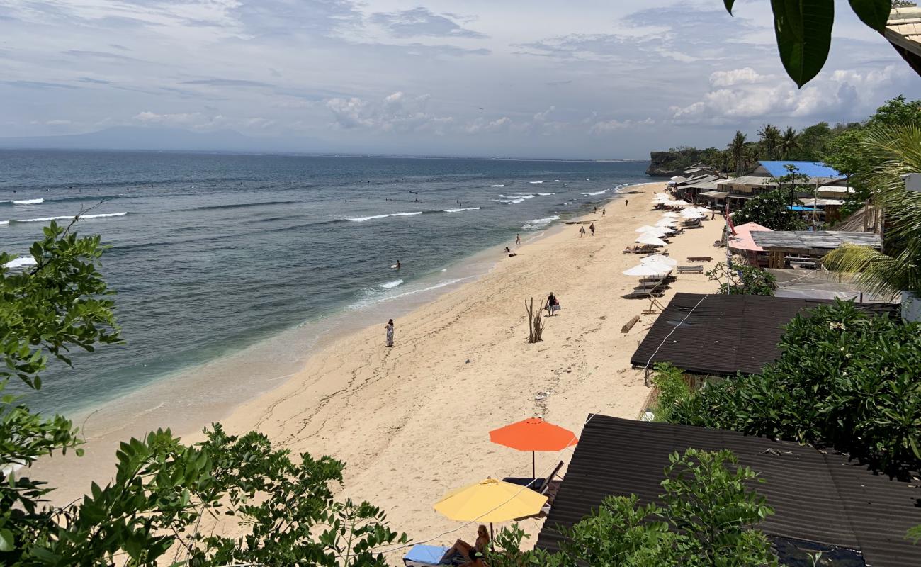 Photo de Plage de Balangan avec sable beige de surface