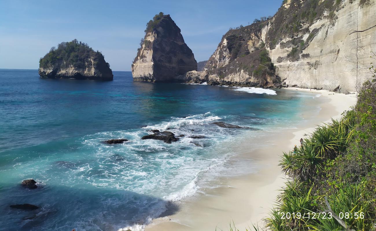 Photo de Pantai Pelilit avec sable blanc de surface