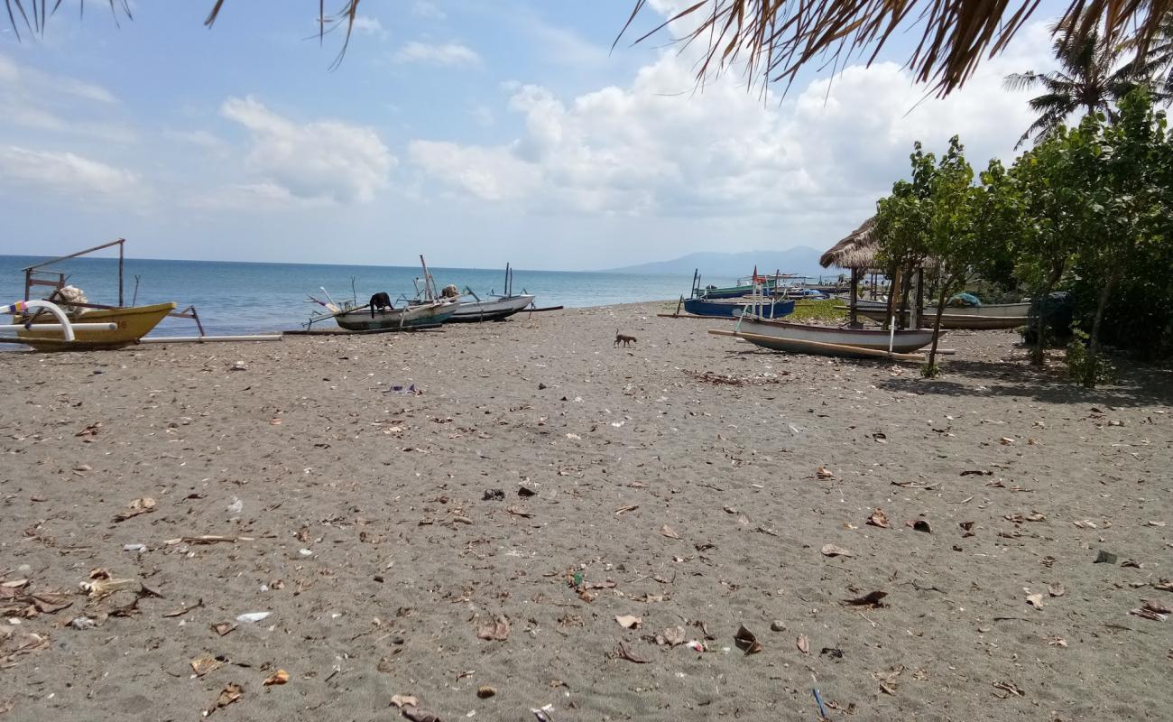 Photo de Karang Bangket Beach avec sable brun de surface
