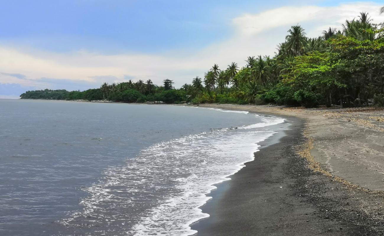 Photo de Montong Pal Beach avec sable brun de surface