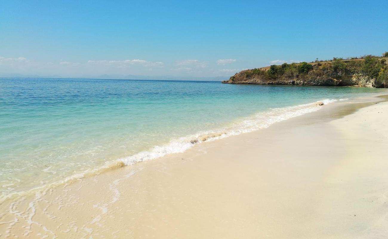 Photo de Telone beach II avec sable rose de surface