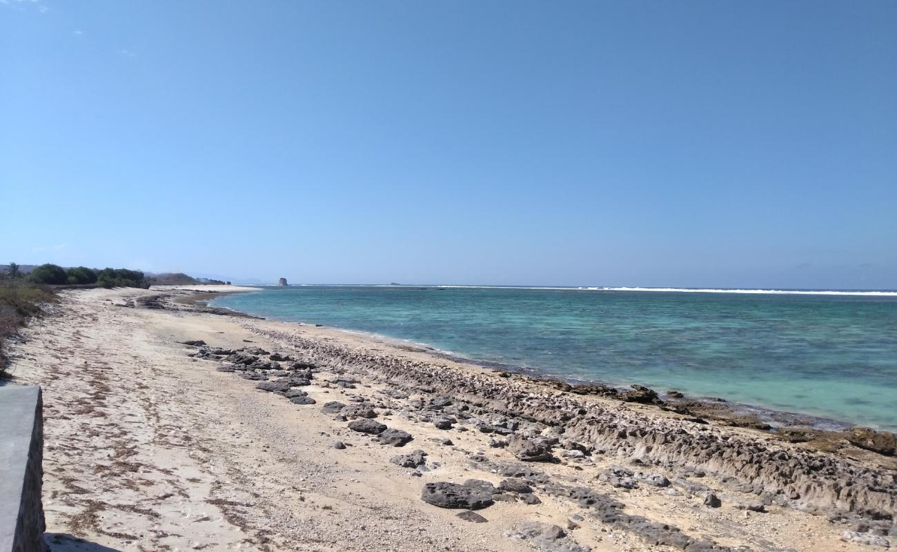 Photo de Tabuan Beach avec sable beige de surface