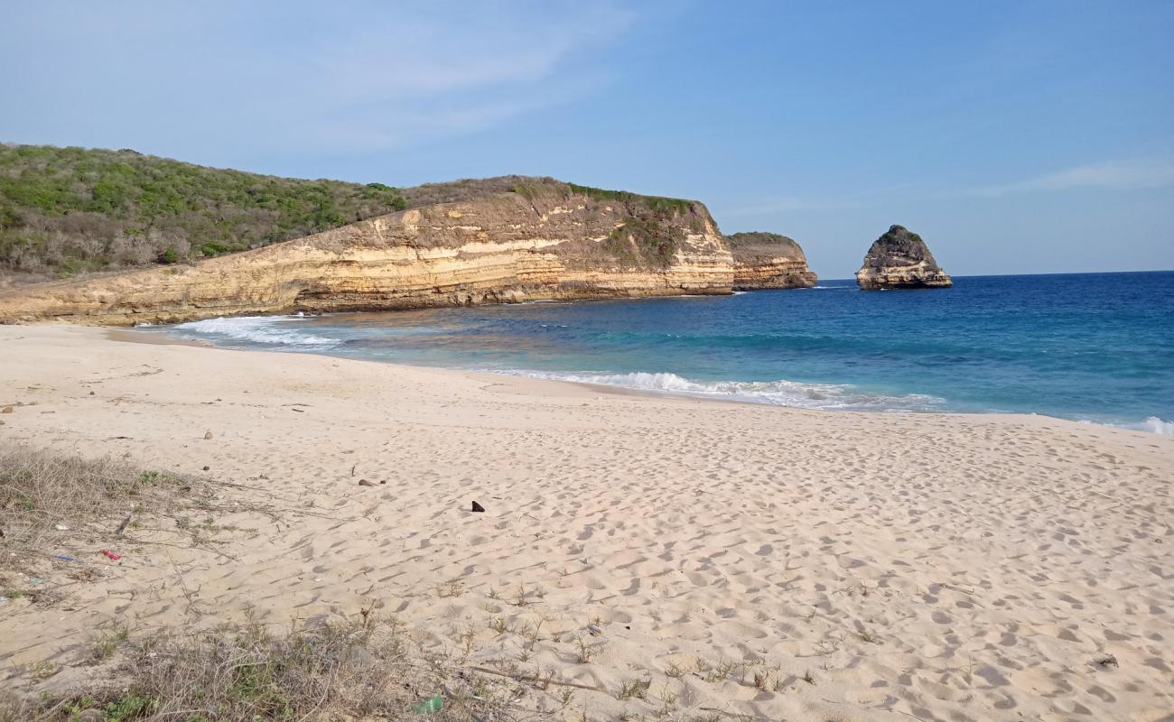 Photo de Bilasayak Beach avec sable beige de surface