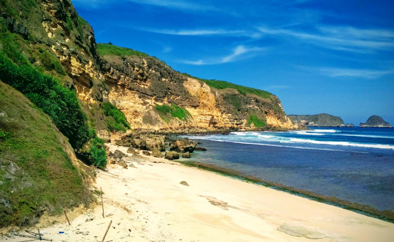 Photo de Terasak Beach avec sable beige de surface