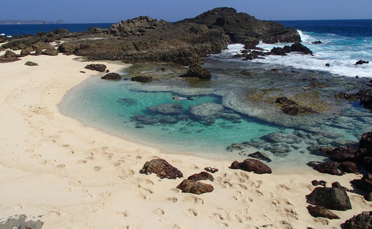 Photo de Hidden Beach avec sable lumineux de surface