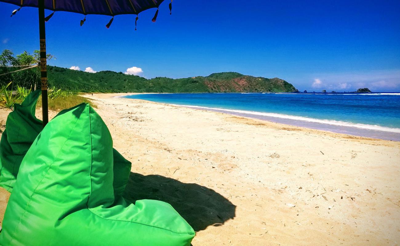 Photo de Tampah Beach avec sable beige de surface