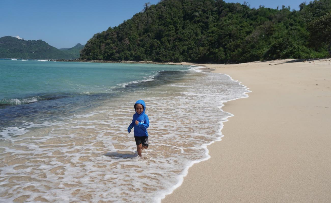 Photo de Rangking Beach avec sable beige de surface
