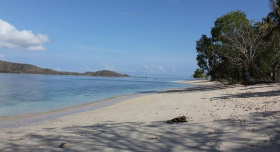 Gili Asahan Amahelia Beach