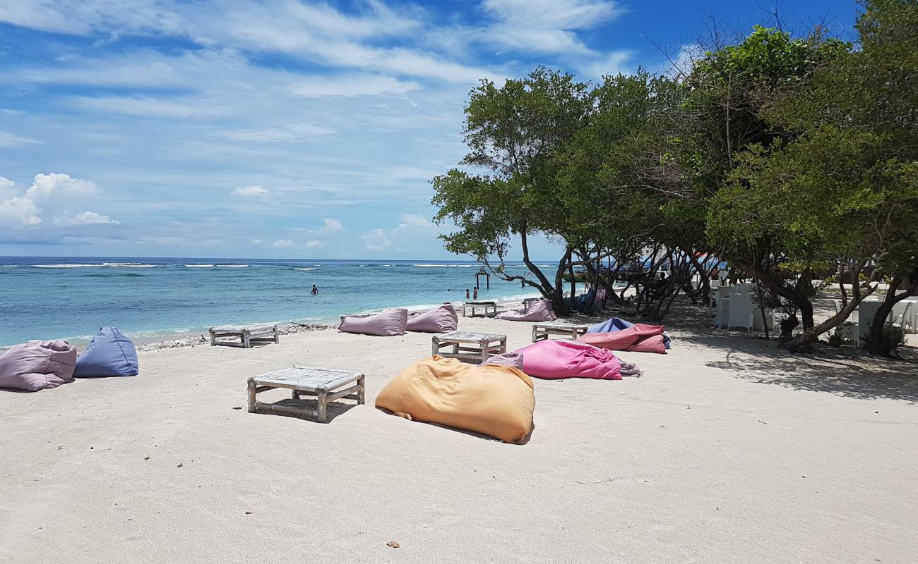 Photo de Gili Trawangan Monkey Beach avec sable beige de surface