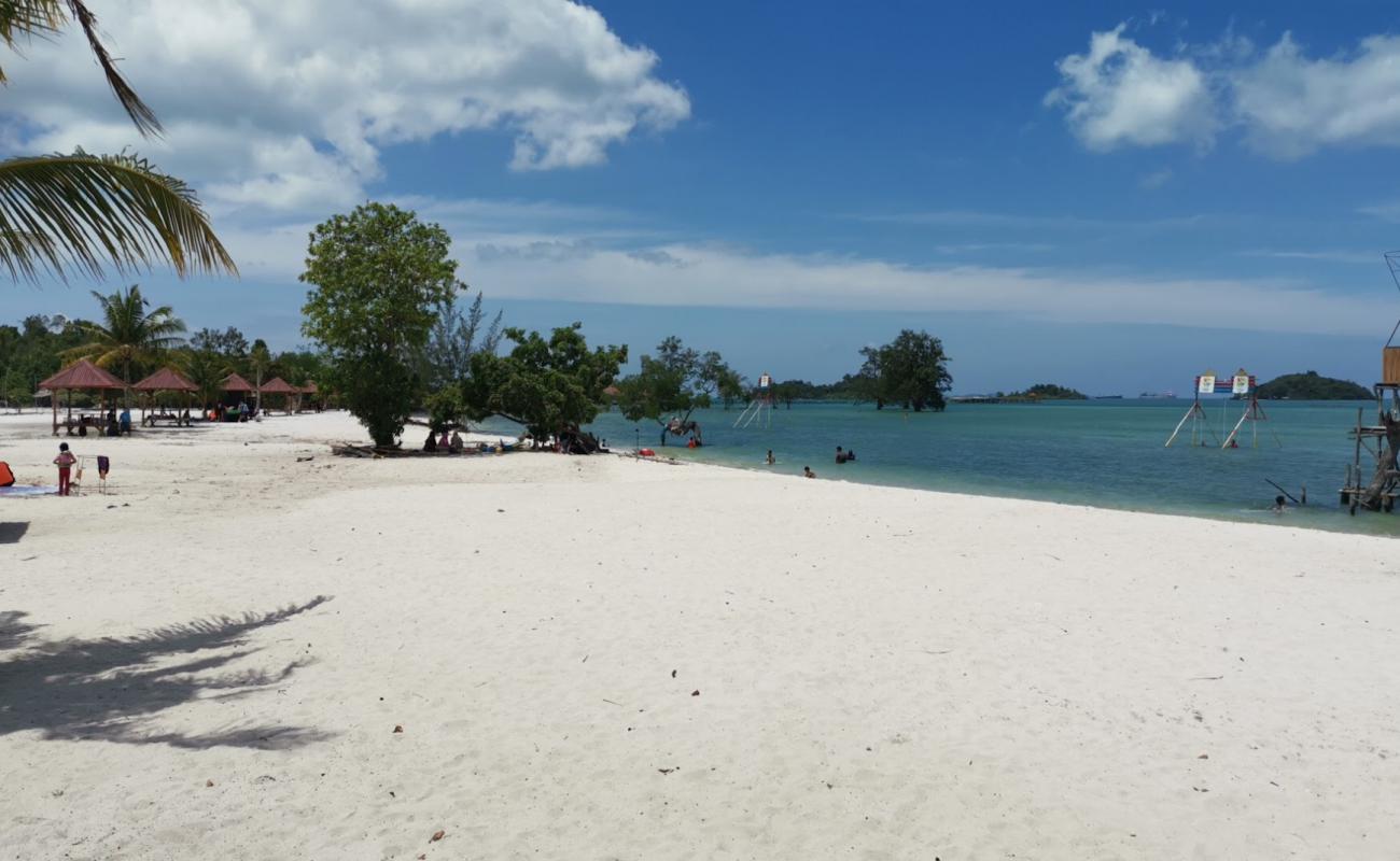 Photo de Viovio Beach avec sable lumineux de surface