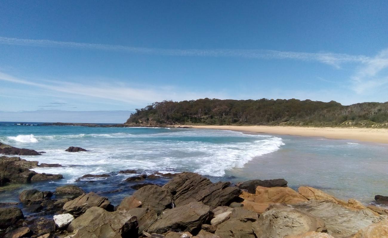 Photo de Barragga Bay Beach avec sable beige de surface