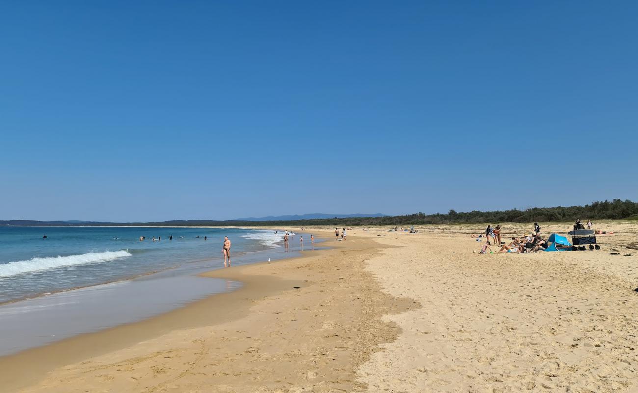 Photo de Bengello Beach avec sable beige de surface