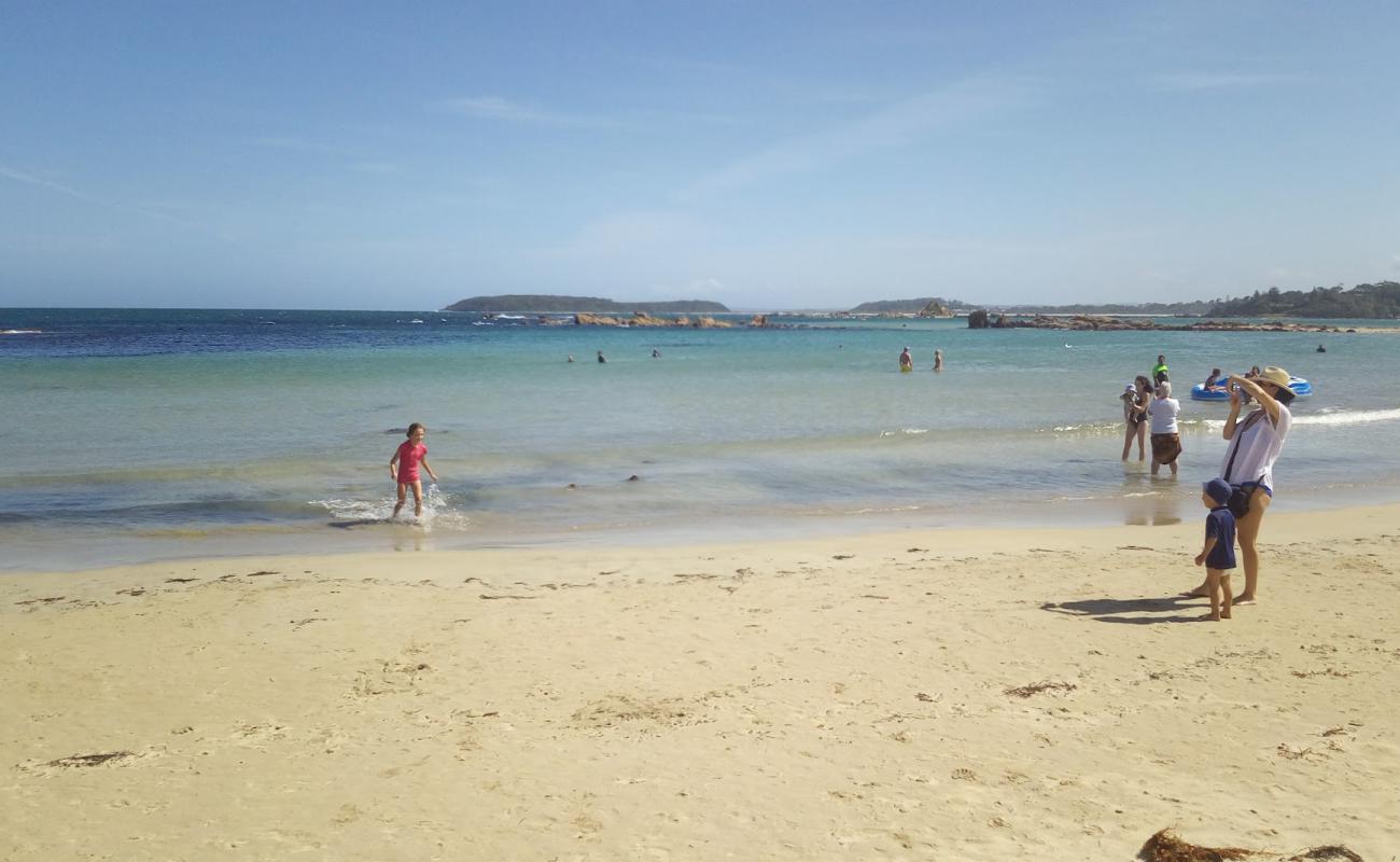 Photo de Tomakin Beach avec sable lumineux de surface