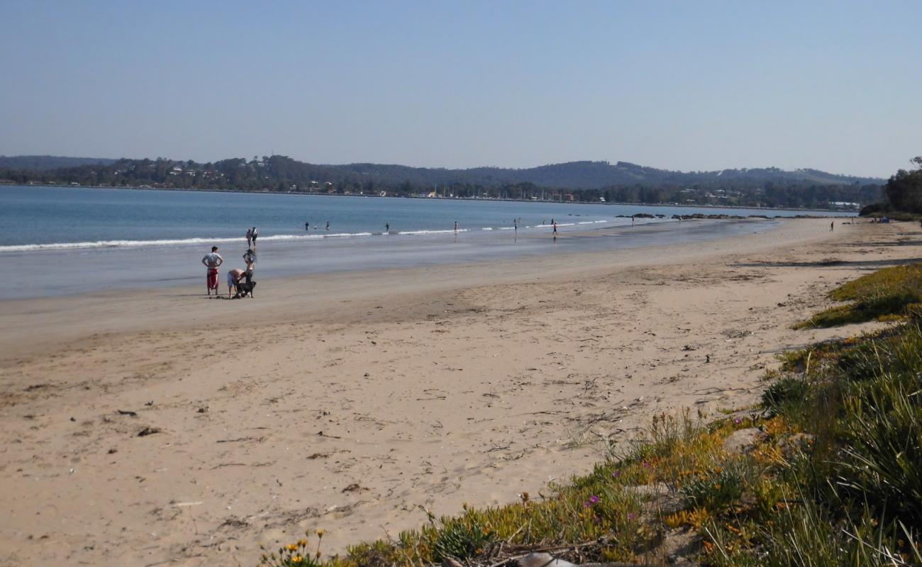 Photo de Surfside Beach avec sable lumineux de surface