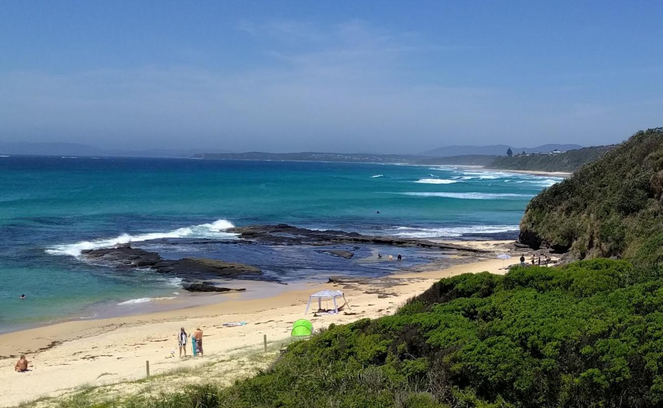 Photo de Rennies Beach avec sable beige de surface