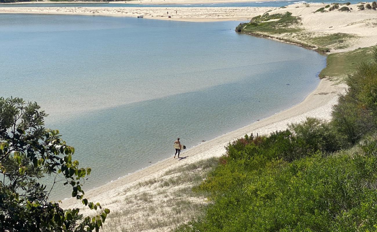Photo de Conjola Beach avec sable beige de surface