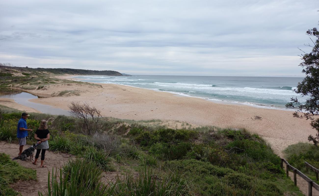 Photo de Inyadda Beach avec sable beige de surface