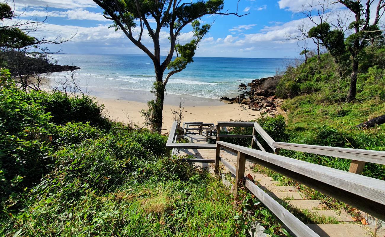 Photo de Dee Beach avec sable beige de surface