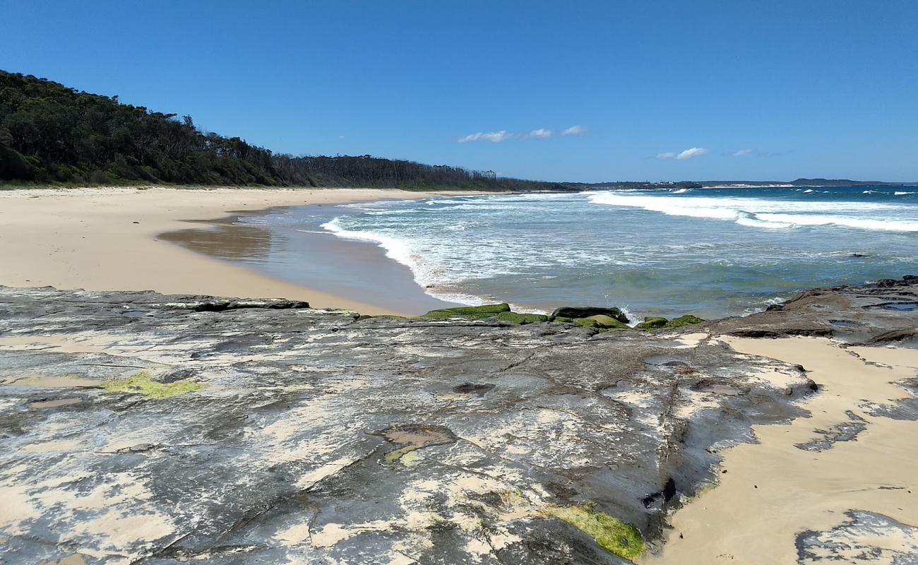 Photo de Monument Beach avec sable beige de surface