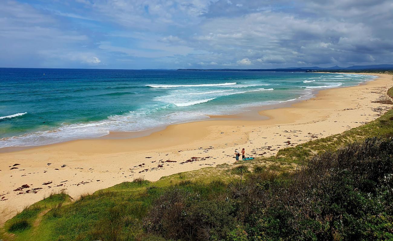 Photo de Cudmirrah Beach avec sable lumineux de surface