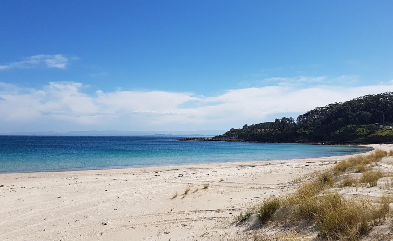 Photo de Summercloud Bay avec sable lumineux de surface