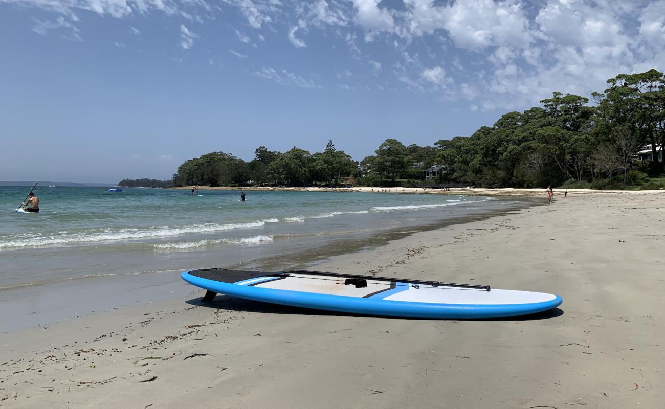 Photo de Collingwood Beach avec sable lumineux de surface